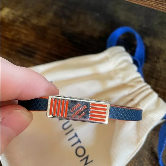 Rare “edge it” louis vuitton bracelet - Picture 2 of 3